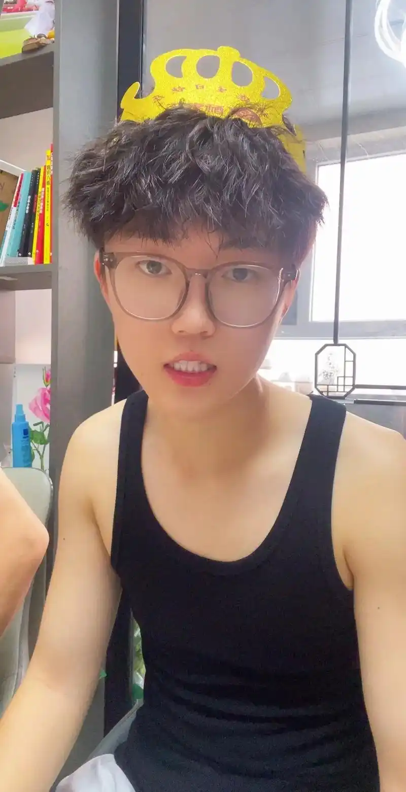 我的男孩 十九岁生日快乐,不求你多优秀,但一定是一个足够阳光