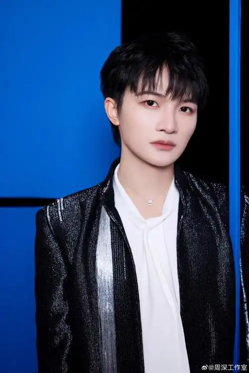 刷##周深周深图片周深照片周深是男是女周深的图片鍛ㄦ繁苏倩薇-原唱