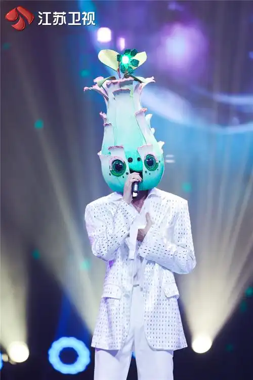 蒙面唱将猜猜猜猜评团又迎四揭面战绩神秘唱将身兼多重身份