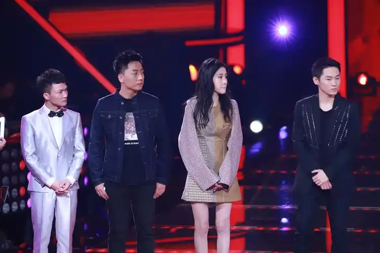 "迷哥"高晓松疯狂打call 周深冠军梦圆《新歌声》