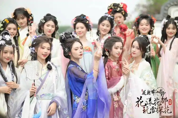 惊艳!绝美古风吹花都,十二花神"落人间"