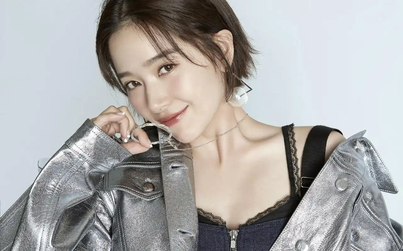 阚清子早秋时尚性感杂志写真图片桌面壁纸高清大图预览1920x1200_大陆