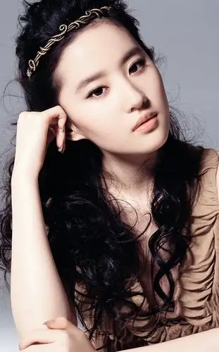 【老派的优雅刘亦菲】 2007年10月 精品购物指南来自@zt千山暮雪