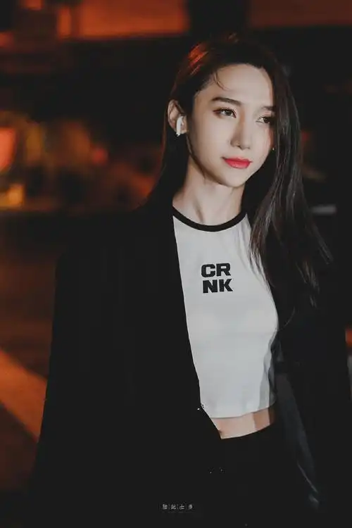 九位正式成员分别是陆婷,莫寒,戴萌,苏杉杉,钱蓓婷,刘增艳,张雨鑫