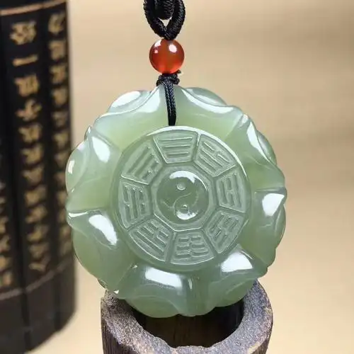 和田玉八卦吊坠油青色青海料八卦玉挂件男女款玉佩送玉坠证书