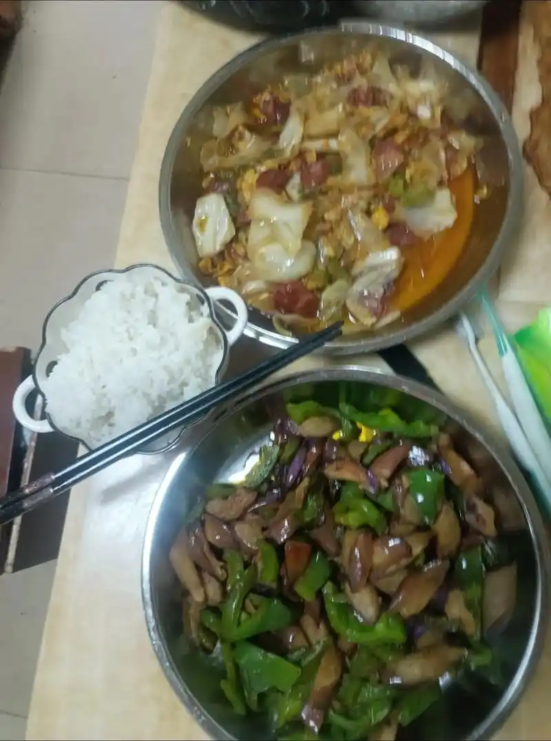 这是我刚刚做的午餐菜,今日午餐,家常便饭吃得香,简简单单又一餐