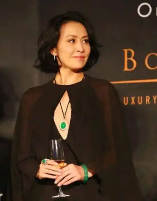 香港_梁朝伟_投资