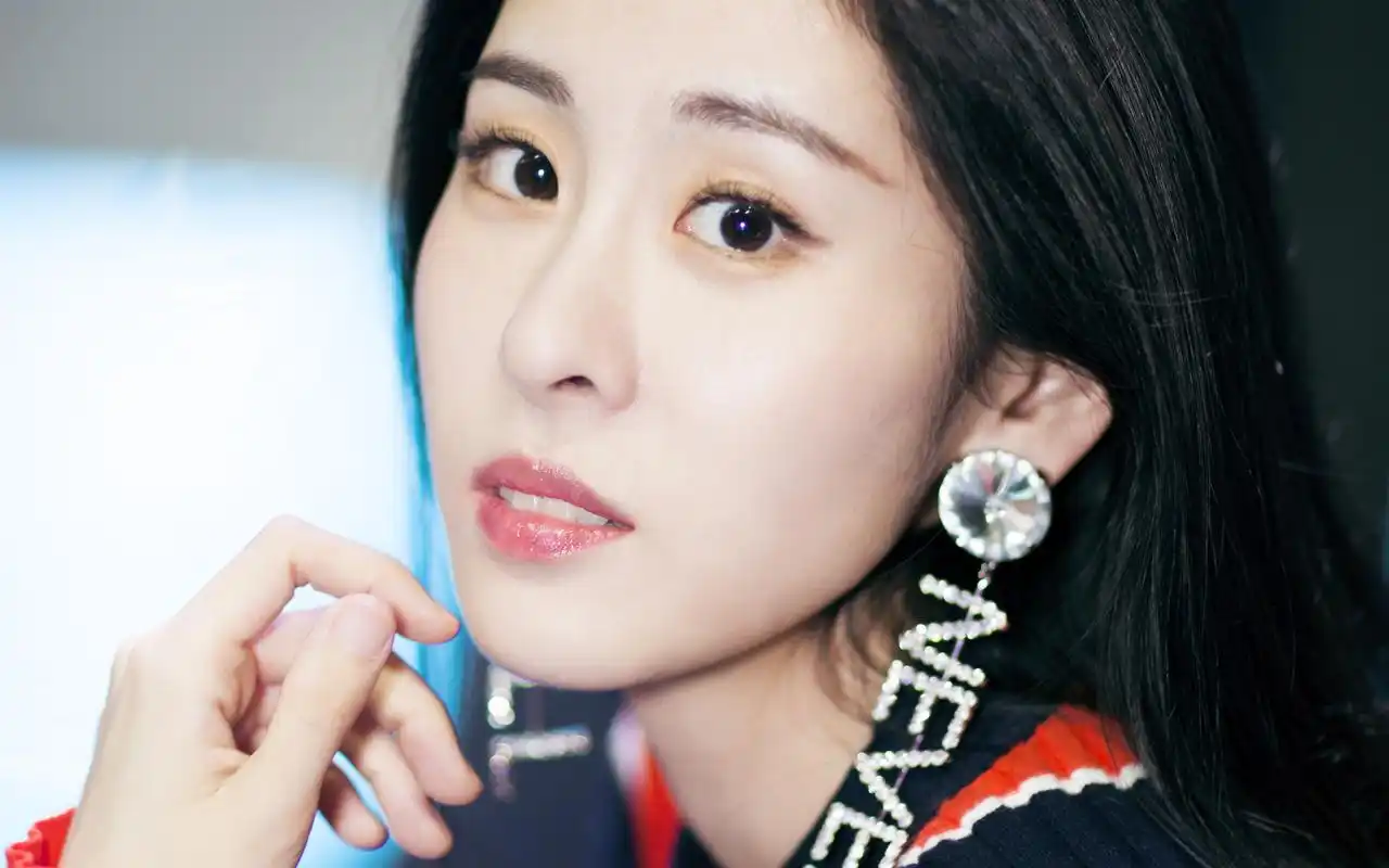 张碧晨性感图片桌面电脑壁纸