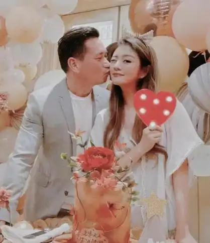 素颜女神被假富豪老公害惨了(假脸女星和土豪老公)