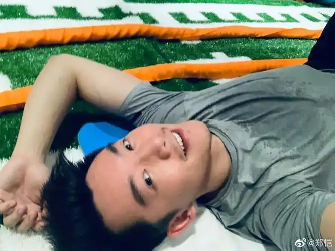 2 个月增肥 40 斤,郑恺实力演绎我就是胖着玩玩!