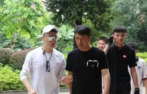 华晨宇宋亚轩,惹得俩人遭喷,他是真的做不好综艺_节目_姚译添_观众