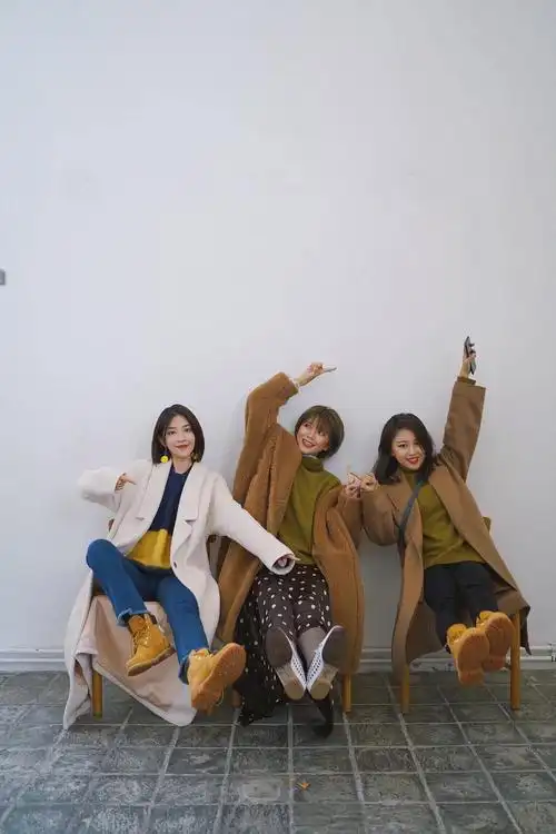 从三人合照看出大嫂其实还是有点优势的