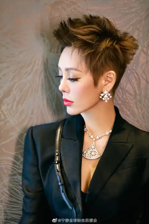 宁静超话09#宁静新歌在乎爱#预告通知,近期属于静爱的行程表9612