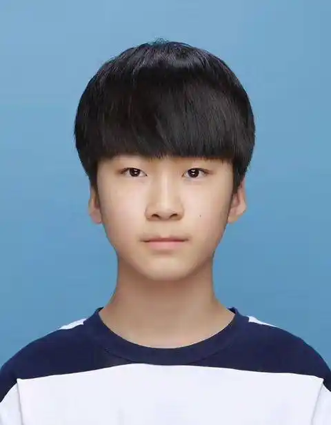 张亮13岁的儿子近照西装革履少年感十足优越外形初现小男神气质