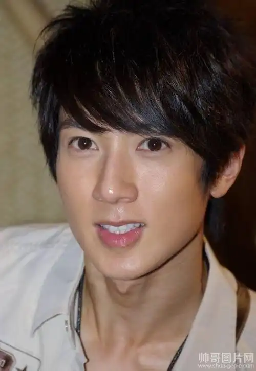 肌肉男:吴尊个人资料吴尊图片吴尊演过的电视剧吴尊肌肉-小虾米