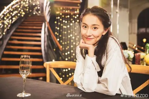 艺体女神张豆豆分享生活照 体恤 短裤难掩好身材