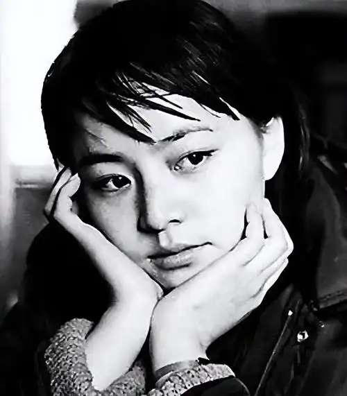 如果告诉你现在这个充满"长辈味"的宋丹丹,年轻的时候也是个大美女,你