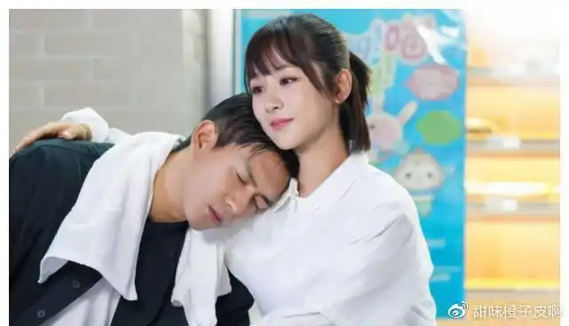 网友调侃李现区别对待,凌晨回复杨紫,却在下午才回复陈立农