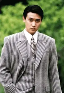 李英奇(陆毅饰演)