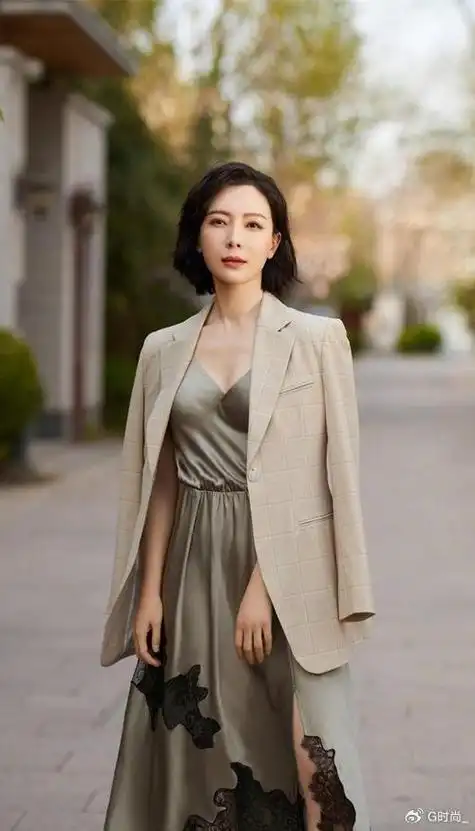 《消失的十一层》:陈数的私服穿搭,展现了女性的优雅与自信|消失的