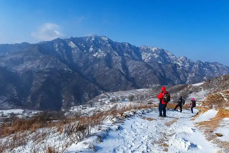 雪后,蓝田流峪寺村行
