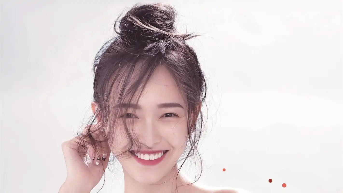 唐嫣笑容明星风尚壁纸封面图唐嫣 笑容 明星风尚壁纸壁纸于2020-06-16