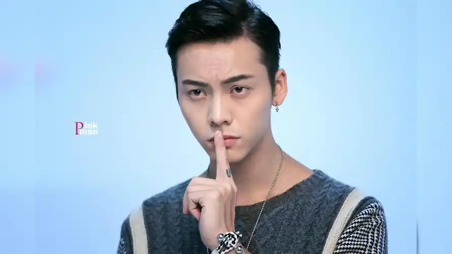 亲子博主上线!陈伟霆和小外甥对视坏笑超有爱