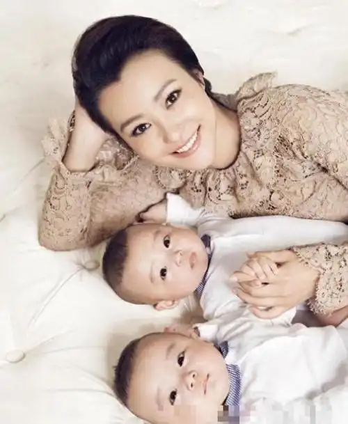 郝蕾:跟刘烨分手后,独自拉扯双胞胎儿子,活出自己人生的主角