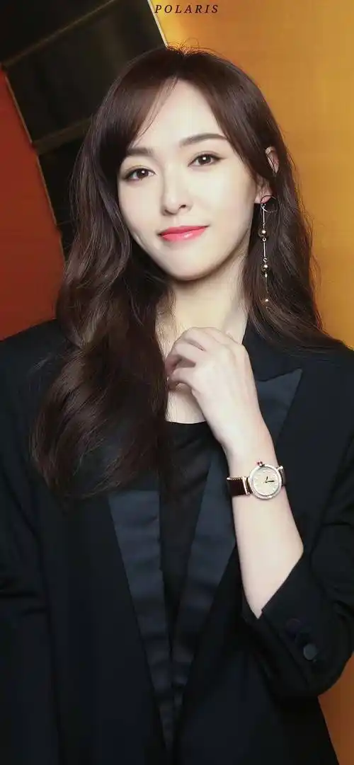 唐嫣(tiffany tang)是一位才华横溢的中国女演员,以她甜美可人的形象