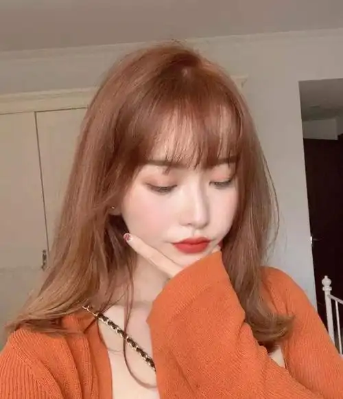 头发不要乱染色,你是什么肤色就选什么颜色,颜色选对特显白