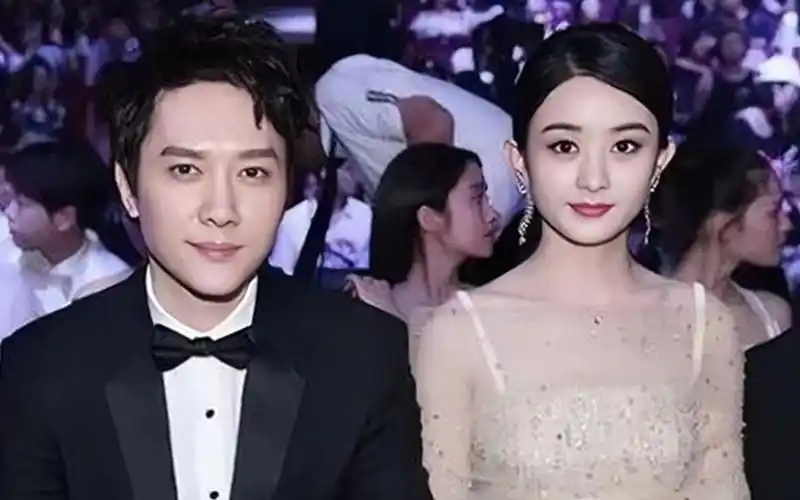 赵丽颖在后台偶遇冯绍峰,冯绍峰下意识反应太真实,爱是装不出的