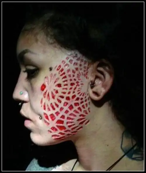 恐怖另类的割肉 肉雕纹身图片