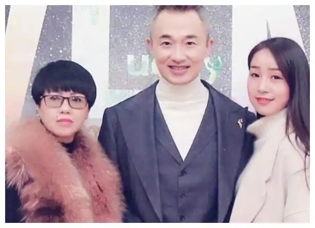 身为一个著名主持人,程雷的婚姻也同样受到大家伙儿的瞩目.