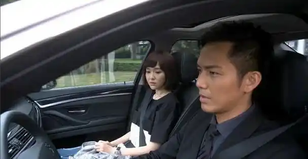 钟汉良和谭松韵在现场大秀热舞,令人瞩目的是他们在录制《快乐大本营