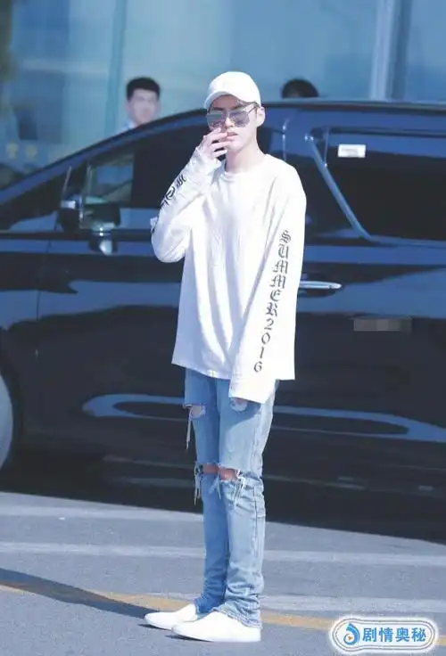 吴亦凡最爱的鞋不是万斯而且这双蚂蚁鞋甩aj10条街优质