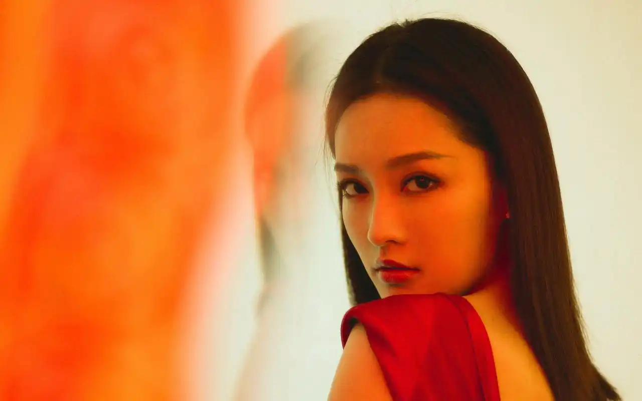 腾讯星光大典,李沁荣获年度飞跃电视剧演员,热忱永在,演员之路向前不