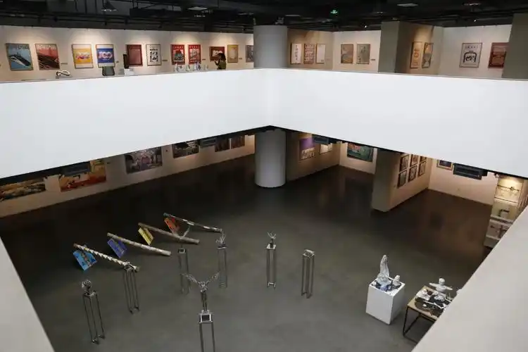 首页 展览讲座 正文展览地点:天津美术学院美术馆 展览主办:天津美术