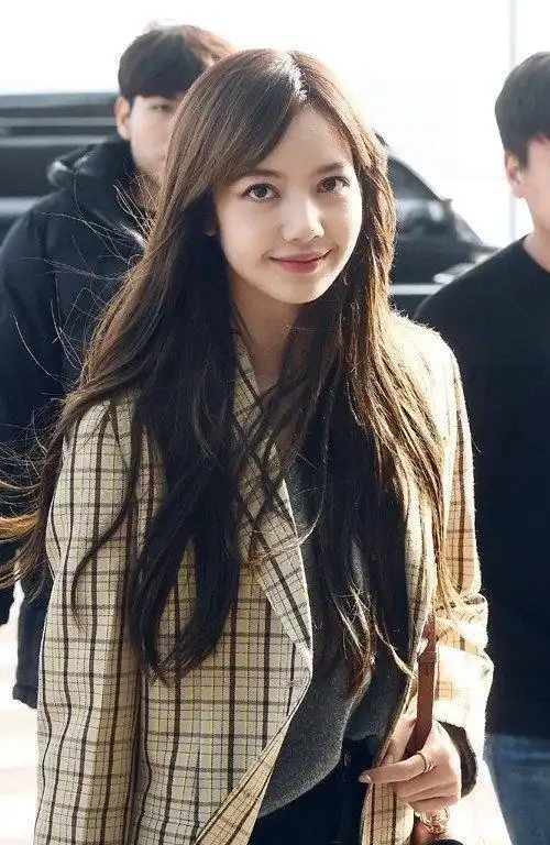 适合扎马尾的八字空气刘海