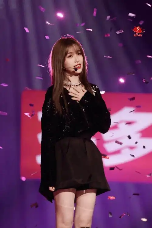 虞书欣暗黑机能套装