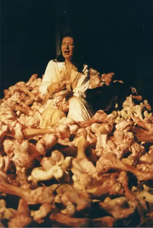 两个疯狂的行为艺术家,一次浪漫的分手之旅——marina abramovic