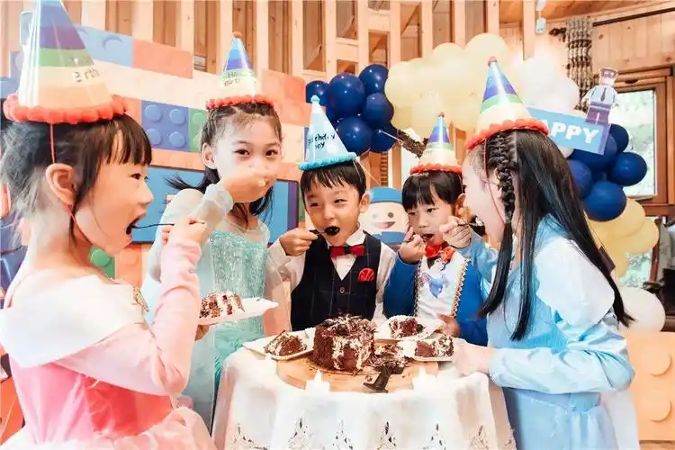 "花轮"同学的秋天生日派对