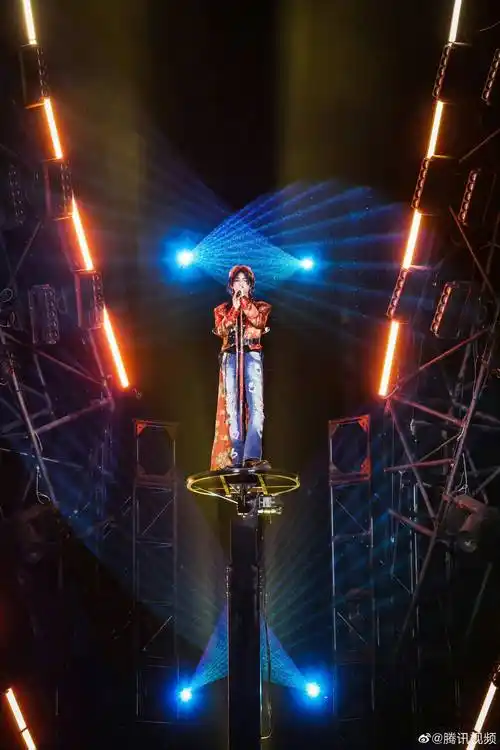华晨宇演唱会8000万舞美,为歌迷造梦的他确实有两把刷子