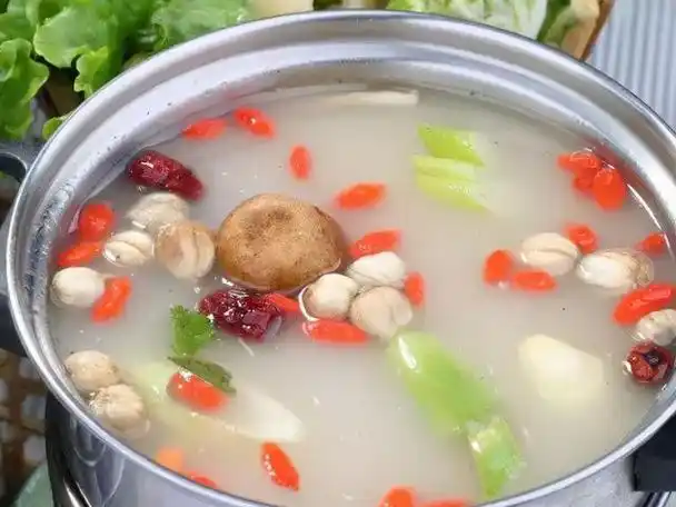 吃火锅时尽量别点清汤锅很多人都不懂最后吃亏的是自己