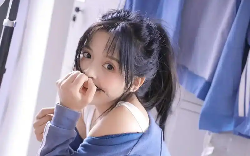 青春小脸蛋可爱少女甜美精致白皙迷人写真