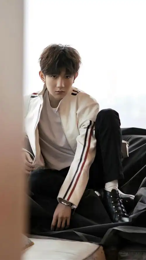 tfboys阳光帅气乖宝宝王源图片你有被撩到吗