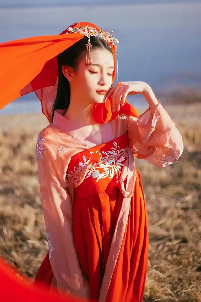 【送扇子 眉心贴】汉服女襦裙刺绣清新仙女裙唐装女中国风红色古装