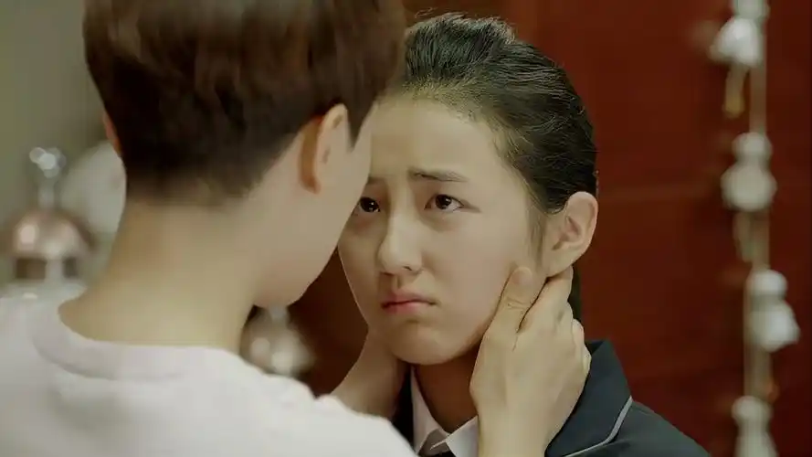 小别离朵朵知道妈妈的不容易主动跟妈妈道歉