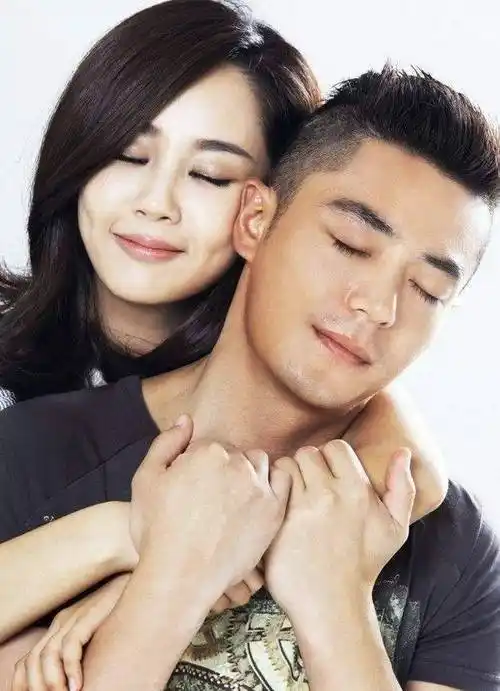 星途坎坷_杨紫:因一条项链饱受争议,后因霍建华险断演艺生涯_肖战