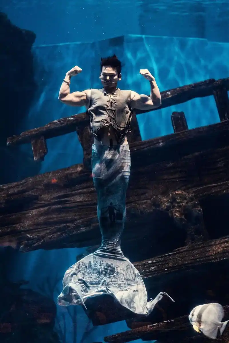 山城棒棒.#水下山城棒棒#美人鱼冠军 中国美人鱼公开赛61 - 抖音