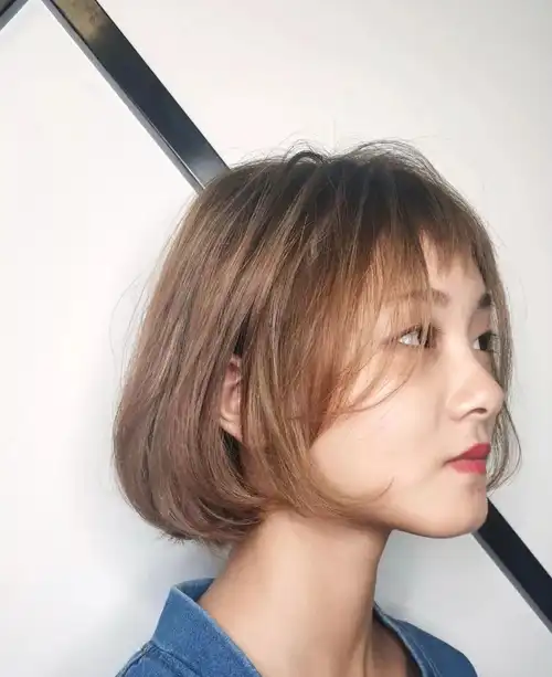 女生_齐刘海_圆脸